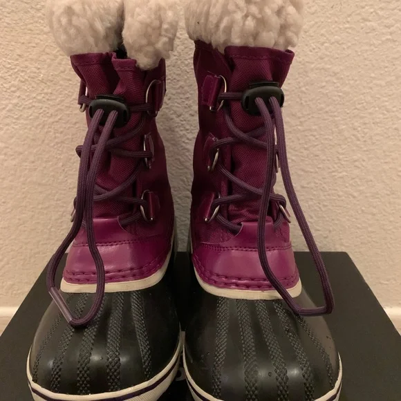 Kids-SOREL Snow boots in GREAT condition. WITH BOX - Picture 8 of 11